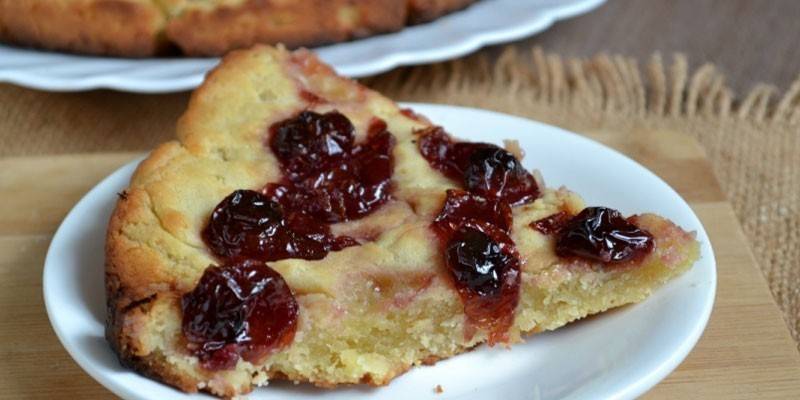 Cherry jam pie