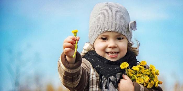 Menina, com, dandelions