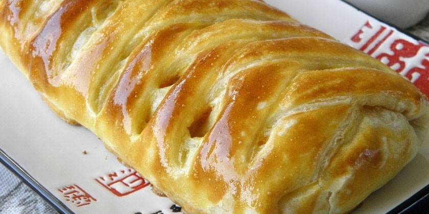 Pieczeń z ciasta francuskiego