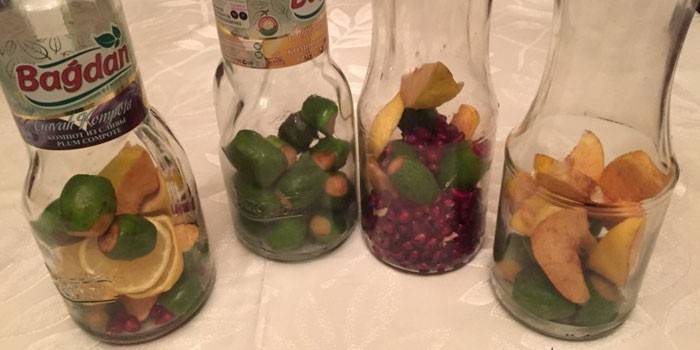 Feijoa, marmelo, limões e romãs