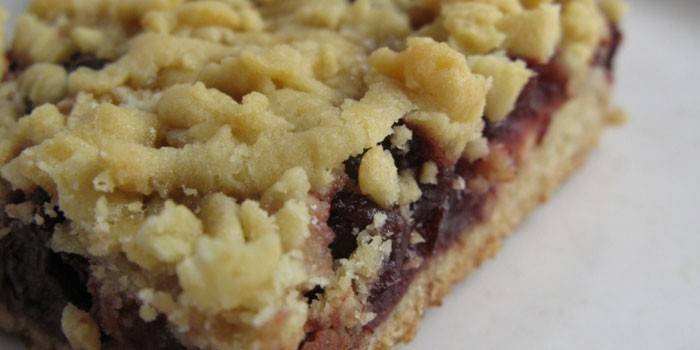 Tarta de hojaldre de arándanos rallados