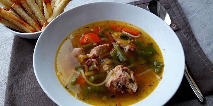 Zupa z królika z warzywami