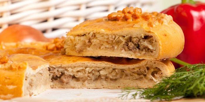 Torta de repolho com carne