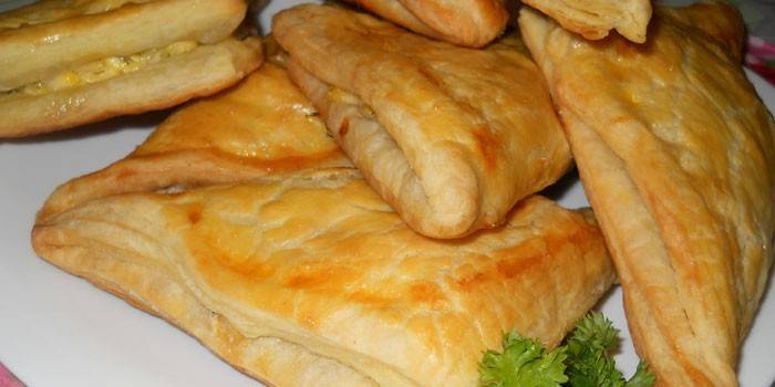 Variação de Khachapuri com queijo Adyghe