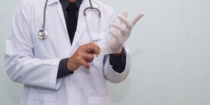 Médico masculino