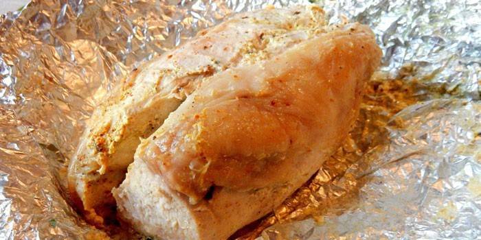 Filete de pollo al horno en papel de aluminio