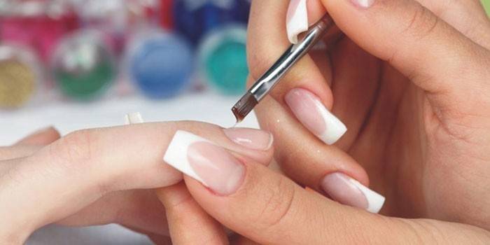Corrección de uñas de gel