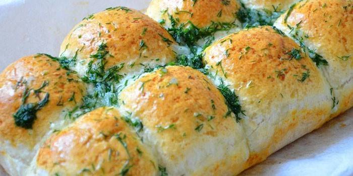 Czosnkowe pierogi z mlekiem