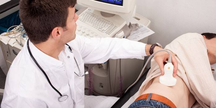 Ultra-som renal feito em menina