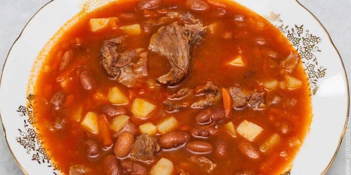 Sopa de feijão de cordeiro