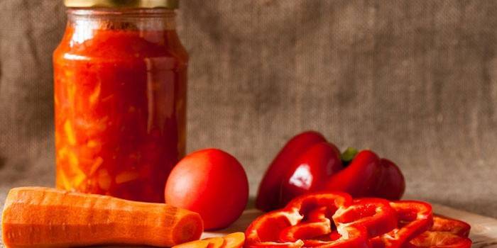 Pote de lecho com cenoura e ingredientes do prato