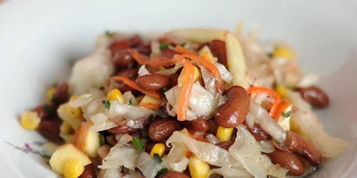 Salada de feijão e repolho