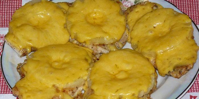 Filete de pollo con piña