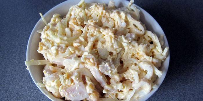 Ensalada de queso y calamares