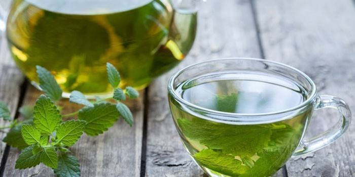 Té con melissa