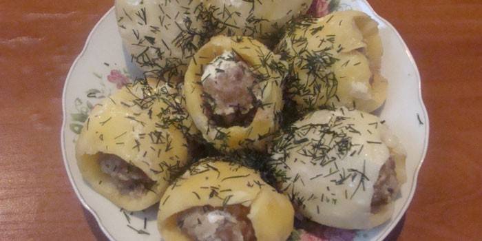Batatas recheadas com carne picada