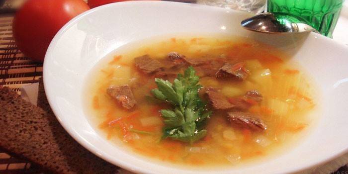 Sopa de ternera y guisantes
