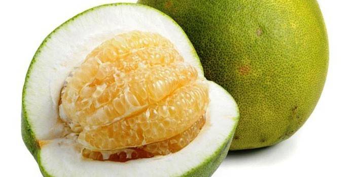 Owocowy pomelo w kawałku