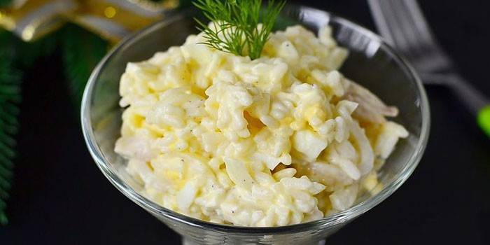 Salada de arroz de lula cozida