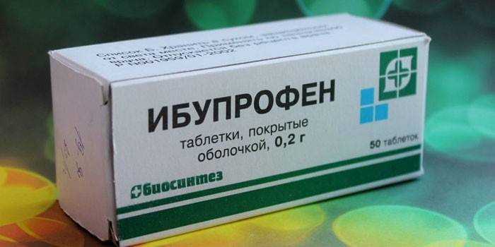 Comprimidos de ibuprofeno no pacote