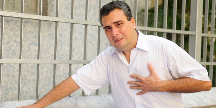 Um homem tem uma mágoa