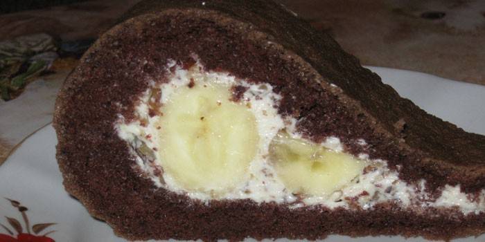 Rebanada de pastel con plátano