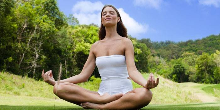 Yoga na natureza