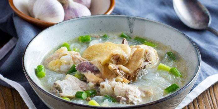 Sopa de Frango Funchose