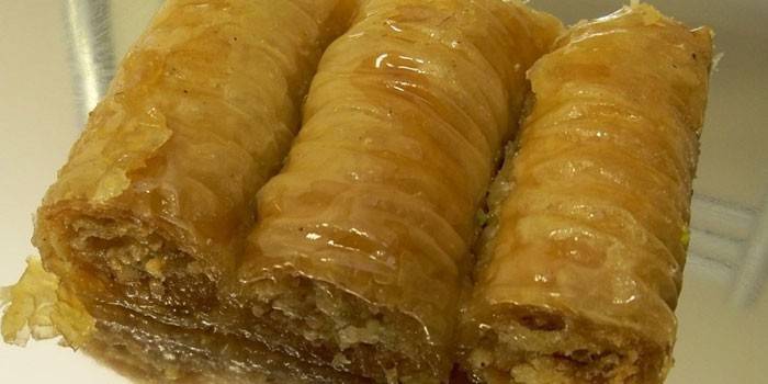 Baklava turco real com recheio de nozes