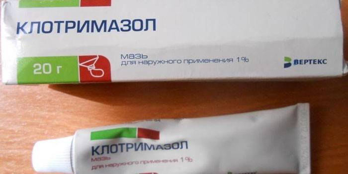 Clotrimazole pomada em tubo