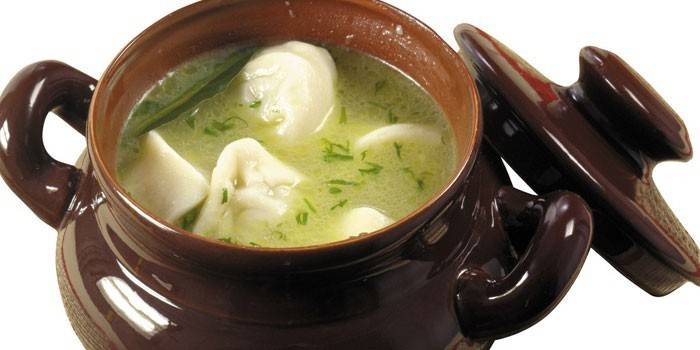 Bolas de masa hervida en caldo de carne