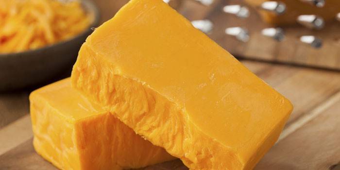 Gotowy ser cheddar