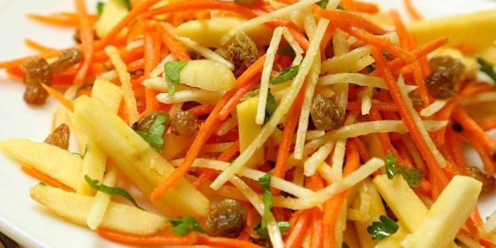 Ensalada Daikon con zanahorias y pasas