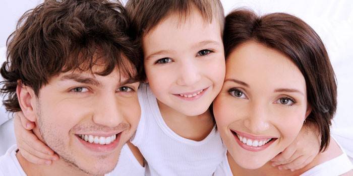 Hombre, mujer y niño