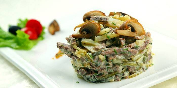 Salada de língua e champignon