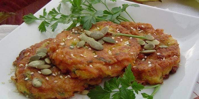 Draniki con calabaza y semillas de sésamo