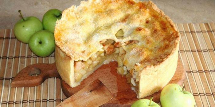 Torta de maçã cortada