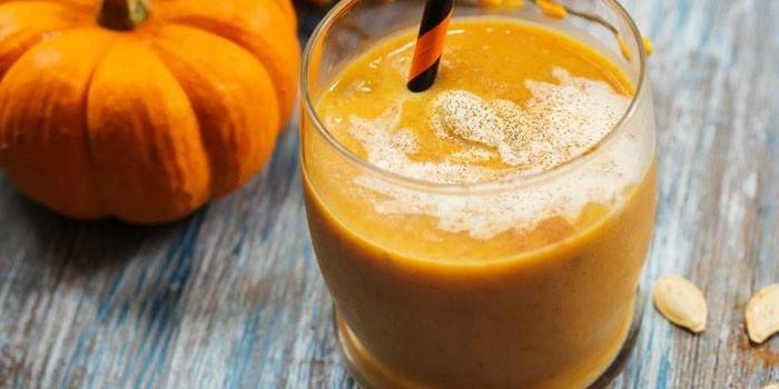 Smoothies v pohári