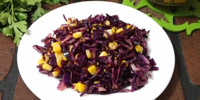 Salada de repolho com milho
