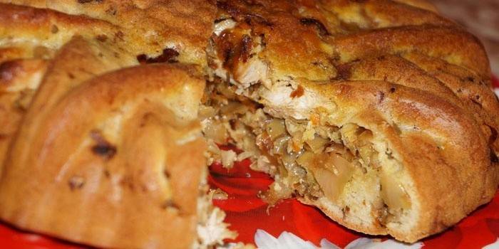 Torta com chucrute e carne picada