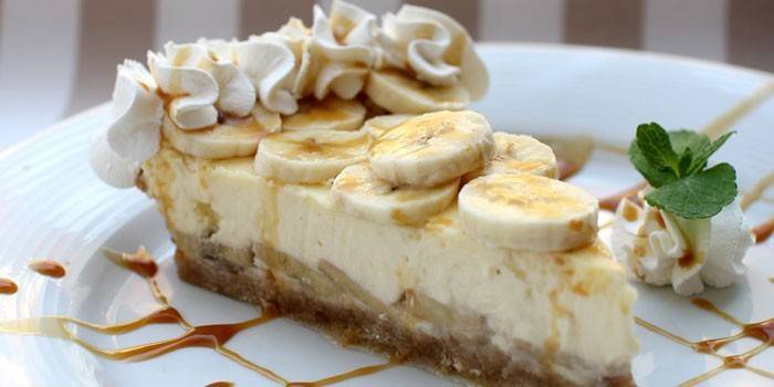 Fatia de Bolo de Queijo de Banana Caramelo