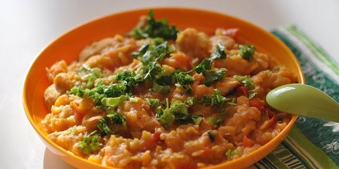 Mingau de ervilha com carne picada