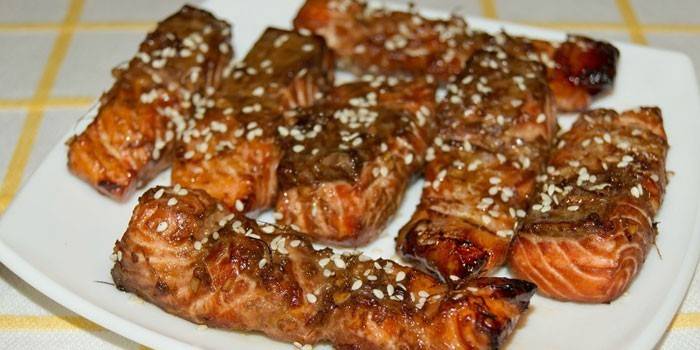 Filete de salmón en salsa teriyaki