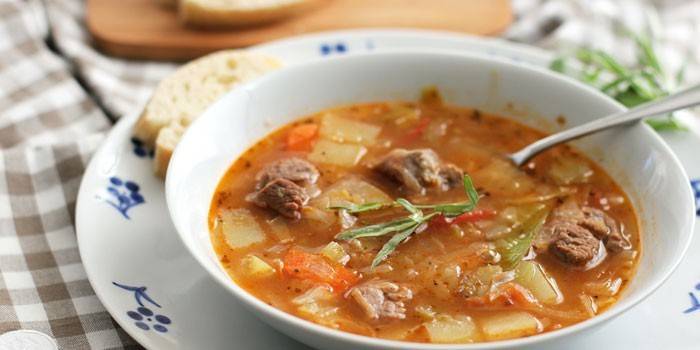 Sopa de batata com carne