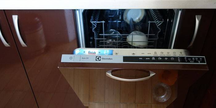 Wbudowana wąska zmywarka Electrolux ESL 9450 LO
