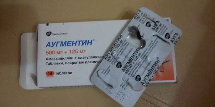 Tabletki Augmentin w opakowaniu
