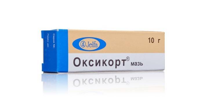 Ungüento Oxycort en envases