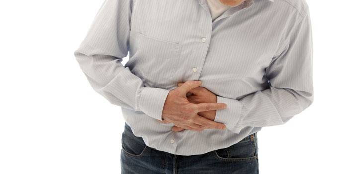 Dolor epigástrico en un hombre.