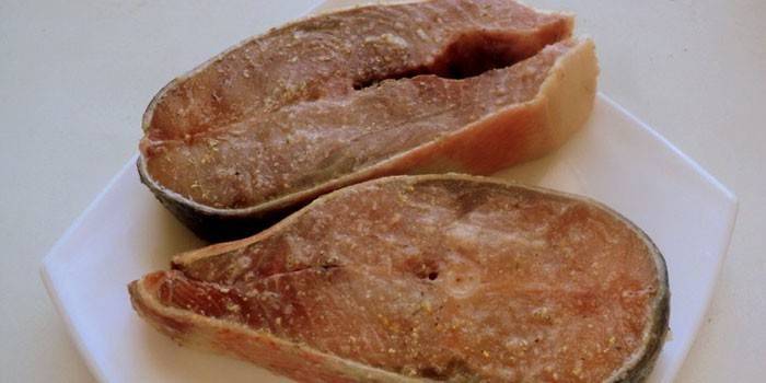 Chuletas de salmón antes de cocinar
