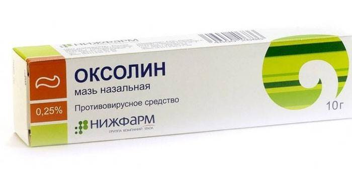 Maść oksolinowa w opakowaniu